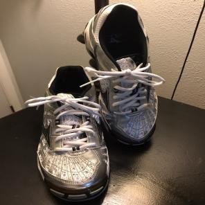 Mizuno Volleyball Shoes Size 11