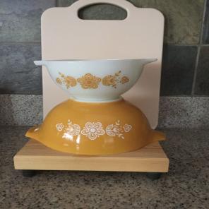Vintage Pyrex Butterfly Gold 441 And 442