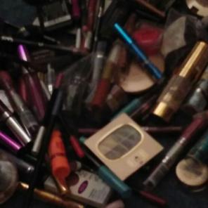 8 randomly selected make up