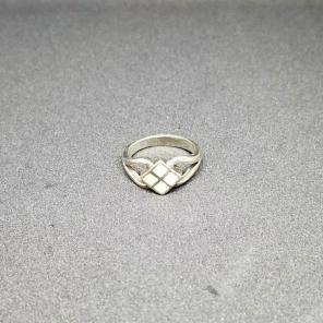 Sterling silver, mother of pearl ring
