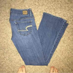 American Eagle super stretch artist jean