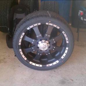 Venezia Crusade SUV Tires & Black Rims