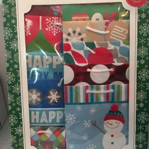 12 Hallmark gift bags + bonus mega bag