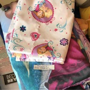 Reversible toddler comforter & sheet