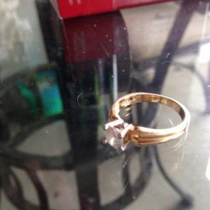 Gold Solitaire-Cut Diamond Ring