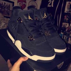 Jordan 4s Royalty