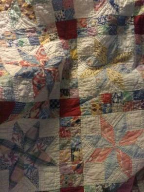 antique/vintage star pattern quilt