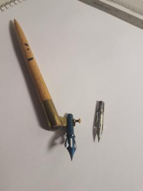 Buddy Blackwell Oblique Pen Holder