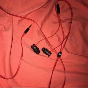 Beats headphones with iPhone 6 case