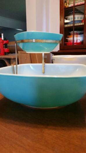 Turquoise Host. chip& dip set w/bracket