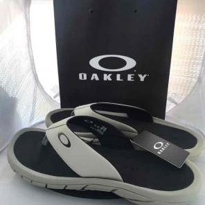 New oakley men sandals size 11