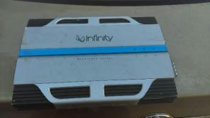 Infinity amp & 2 12in speakers with box