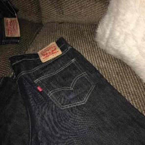 Mens relaxed levis