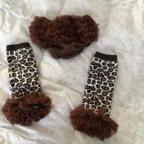 Baby bloomers and leg warmers