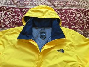 Mens Northface Rain Jacket Size Medium