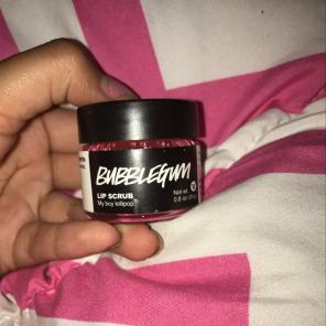 Lush Bubble Gum Lip Scrub