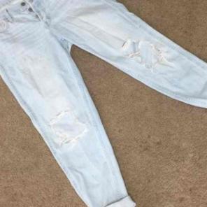 Hollister Knee Ripped Jeans Boyfriend