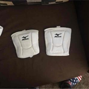 Mizuno volleyball knee pads men's large