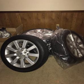 Four 20" Range Rover Land Rover Tires