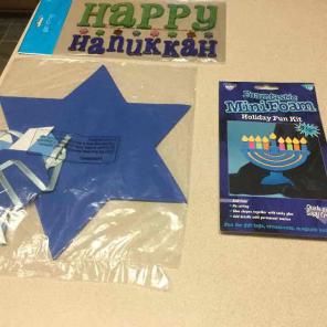 3 HANUKKAH PROJECTS GEL CLING, FOAM STAR