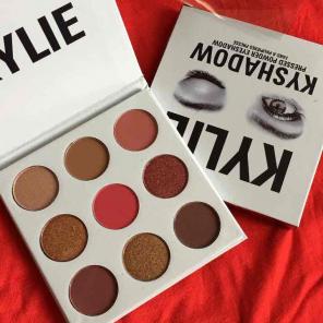 Kyshadow burgundy palette