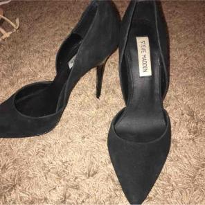 Steve Madden Varcityy Suede Heel