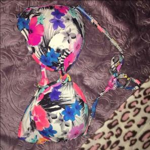 Takiti Bikini top size medium