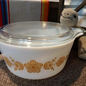 Pyrex Butterfly Gold Casserole 474