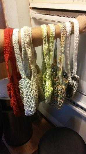 Crocheted with organic 100% cotton. Reu