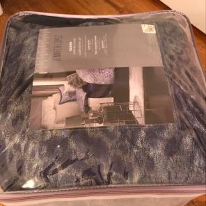 Jennifer Lopez Comforter Set