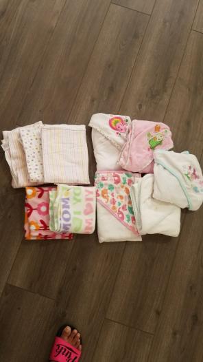 TOWELS & BLANKET BUNDLE