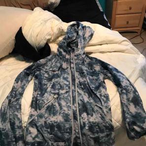 Lululemon rain jacket size 2