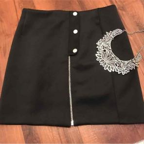 Half bottom and ziper skirt