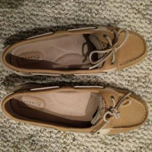 Sperry size 9