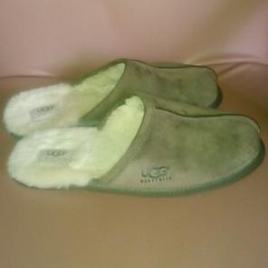 Ugg men's 10 shearling slippers brown