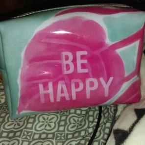 Be Happy bathroom Bag