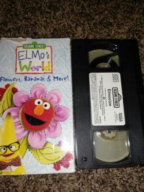 ELMO'S WORLD: Flowers, Bananas & More!