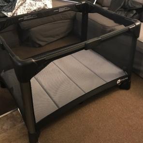 4moms breeze playard
