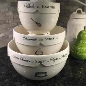 Magenta Mixing Bowls