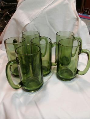 6 vintage green glass mug