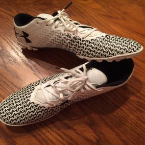 Girls Soccer Shoes, Size 7
