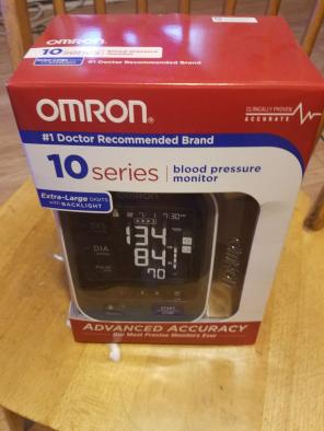 Omron 10 series blood pressure monitor