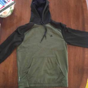 Champion Hooded Sweater