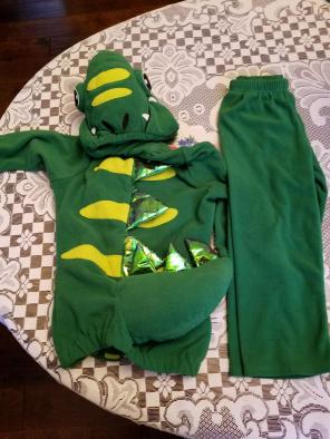 *DINOSAUR COSTUME SIZE 4T-5T*