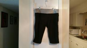 Fabletics cropped leggings black & gray