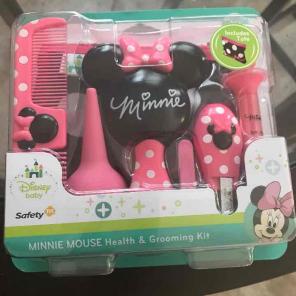 Minnie Mouse health and grooming kit