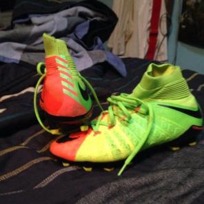 Size5 Kids Nike Soccer Cleats