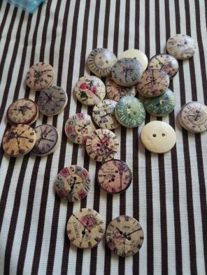 Vintage looks buttons