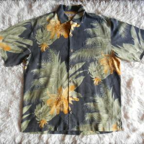 100% silk men's Tommy Bahama aloha shirt