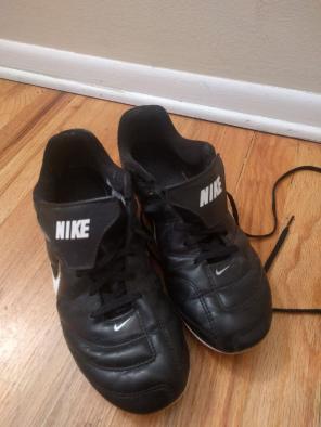 PRICE DROP Size 5 boy girl soccer cleats
